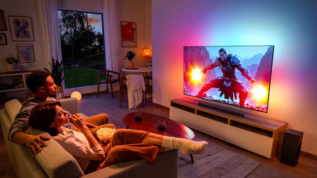 Philips OLED770 de 65 pulgadas, un televisor Ambilight que se desploma a menos de 1100 euros