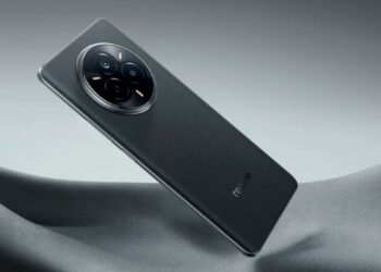 realme 14 Pro Plus de color gris