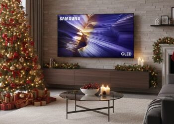 Monta tu cine en casa con un televisor gigante: Samsung S93F OLED de 77 pulgadas a precio de escándalo