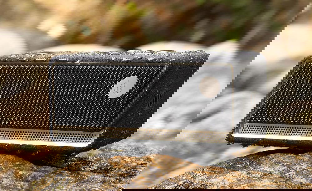 Altavoz Edifier ES60 mojado