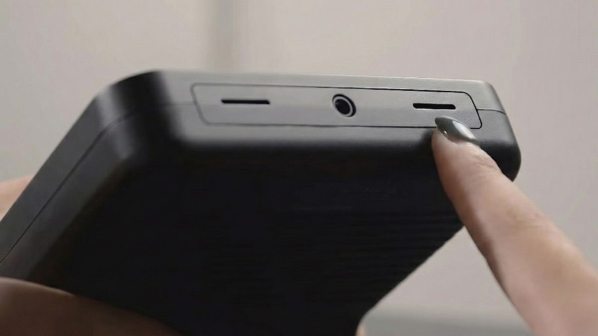 Así es la Anbernic RG477V, la nueva consola retro portátil más potente del mercado