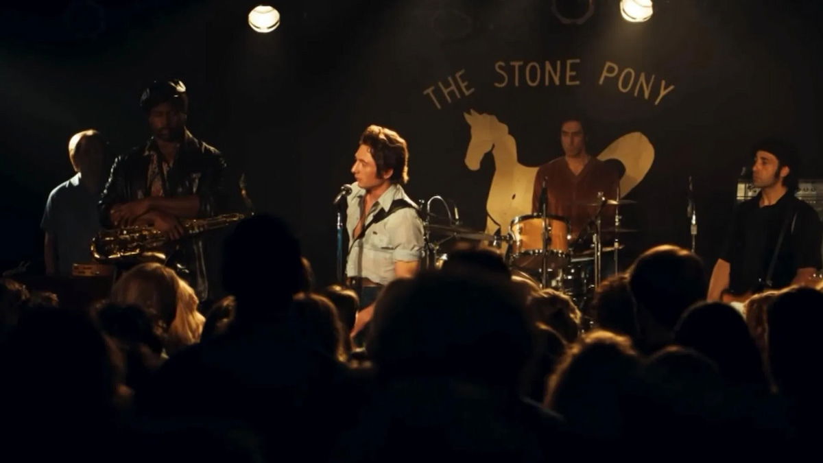 El biopic de Bruce Springsteen, con Jeremy Allen White, acaba de llegar a streaming