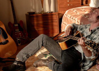 El biopic de Bruce Springsteen, con Jeremy Allen White, acaba de llegar a streaming