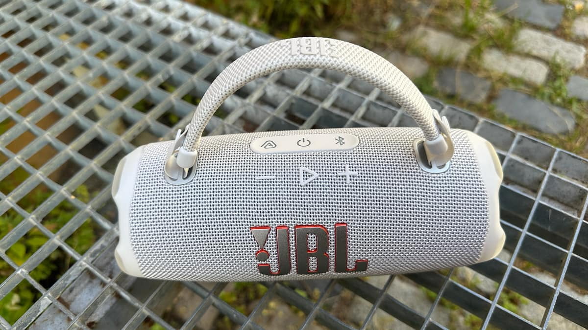 JBL Charge 6 vs Sony ULT Field 3: dos altavoces todoterreno que se lo juegan todo por menos de 200 euros