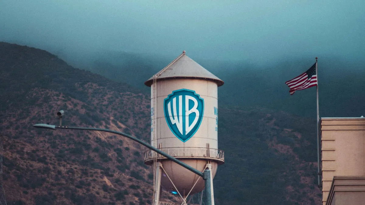¿Netflix o Paramount? Ambas son un peligro para Warner Bros, pero una de ellas sería un infierno para el cine
