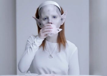 La nueva miniserie de vampiras de Movistar Plus+ que habla de VIH, sexo y prejuicios en solo 3 episodios