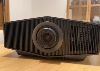 Sony Bravia 8, review: el proyector de gama alta y chip XR para montarse un auténtico cine en casa