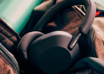 Auriculares Sony WH-1000XM5 de color negro