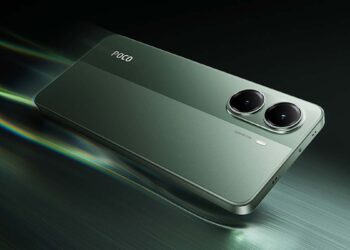 POCO X7 Pro de color verde con fondo negro