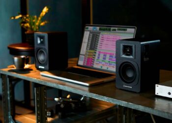 Audio-Technica AT-SP3X en una mesa