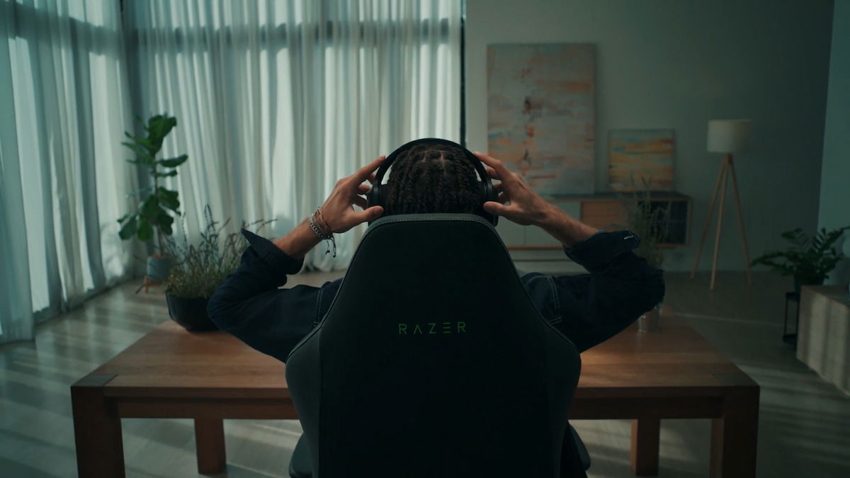 Razer presenta Project Motoko, unos auriculares con IA y cámaras integradas