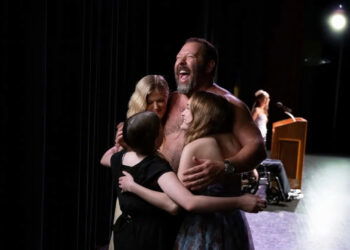 ¿Un posible sucesor de sitcoms como Modern Family? Así es la nueva serie de comedia que conquista Netflix