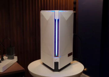 ¡La consola definitiva! Una creadora de contenido china fusiona PS5, Xbox Series S y Switch 2 en un solo dispositivo