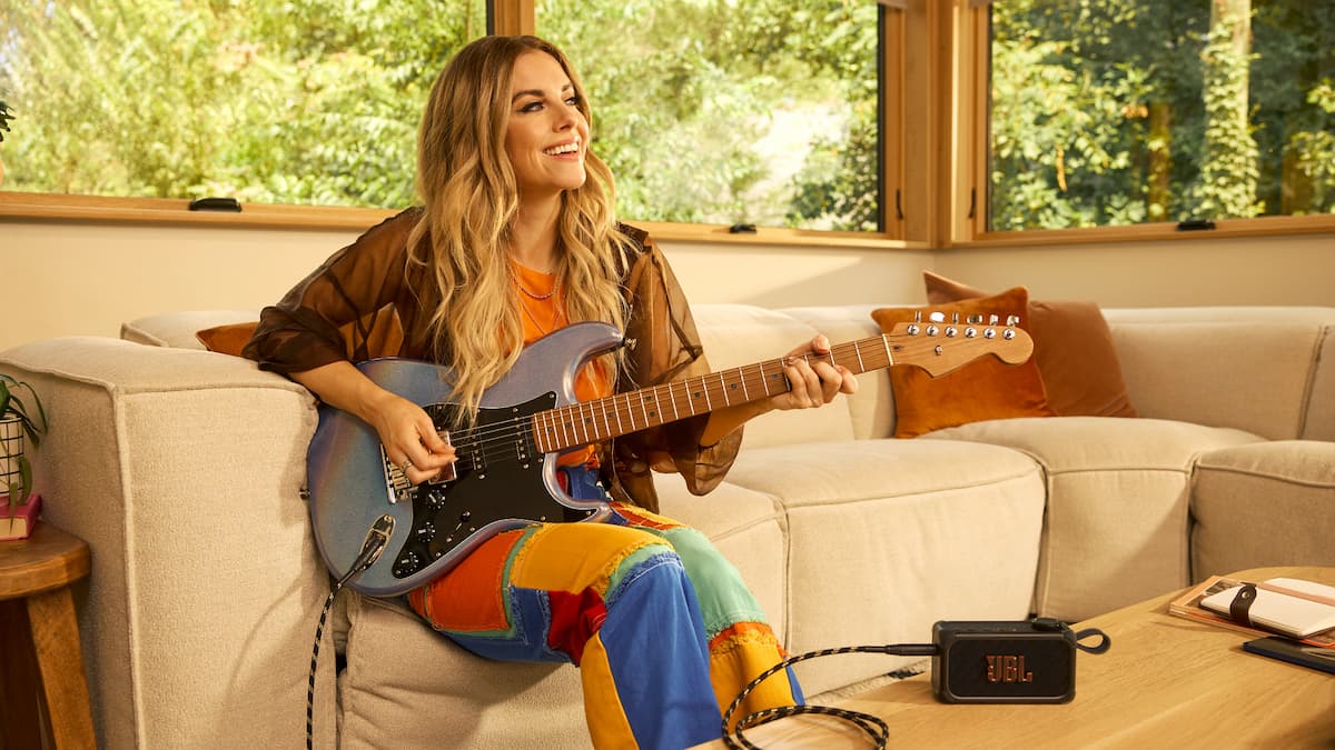 JBL BandBox: el amplificador con IA que convierte cualquier canción en tu base para ensayar