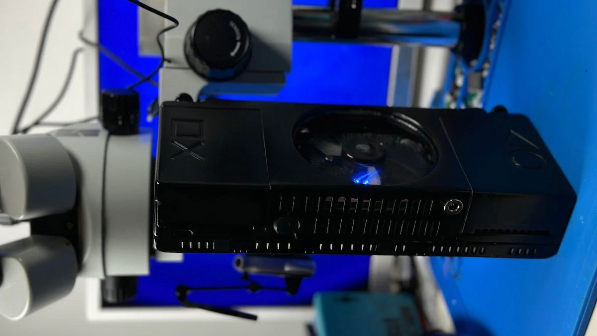 Un usuario ha convertido una PS4 en una consola portátil: panel OLED, FHD y hasta 3 horas de batería