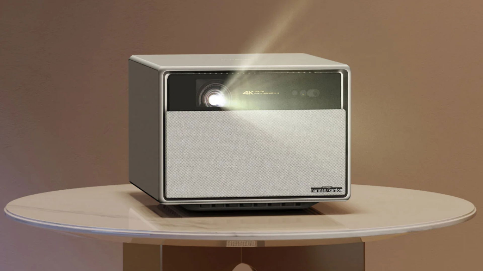 Motion Compensation: el ajuste que puede hacer que tu proyector se vea increíble... o que el cine pierda toda la magia