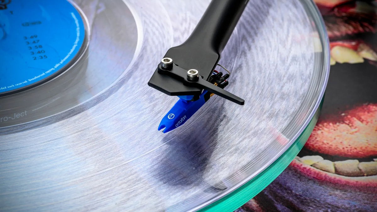 Pro-Ject Scorpions Turntable: un tocadiscos con plato de cristal pero con alma rock