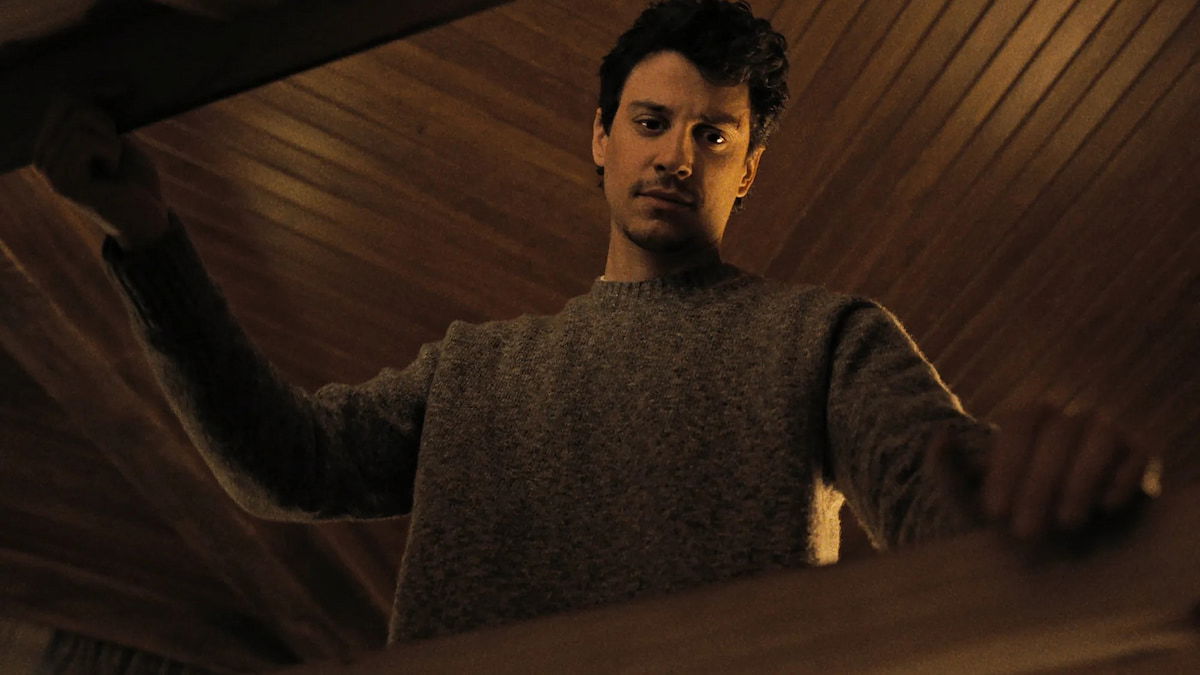 Los creadores de Stranger Things vuelven a Netflix con una boda maldita: primeras imágenes de Something Very Bad Is Going to Happen