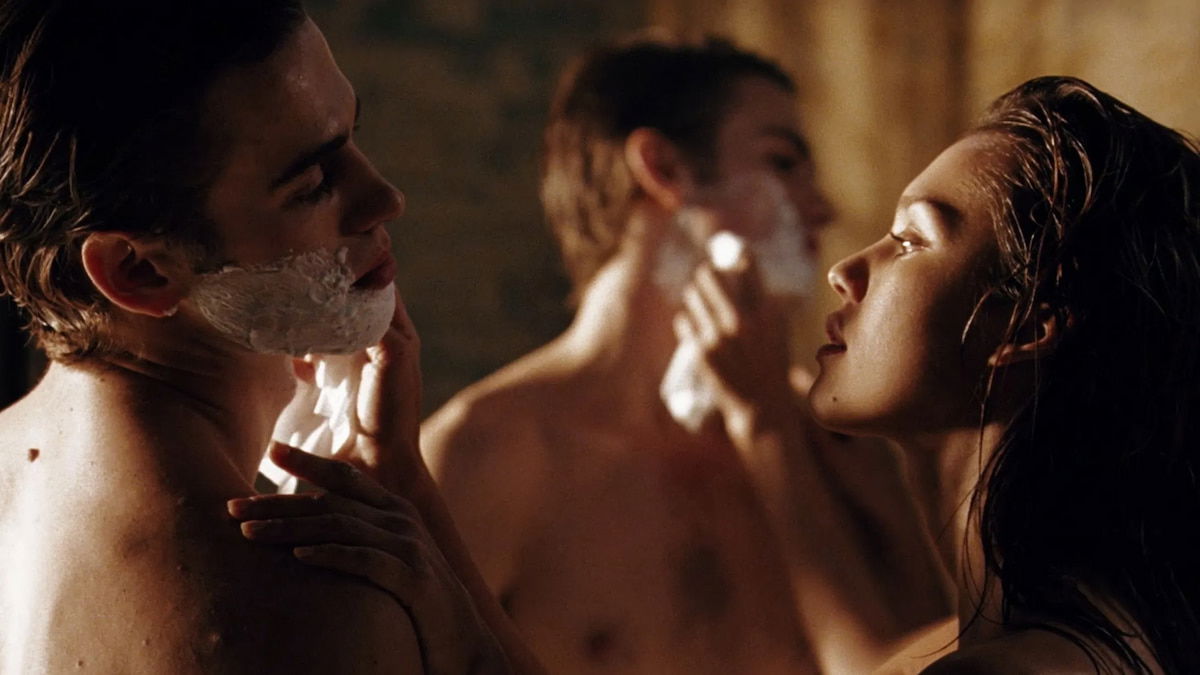 Hayden Christensen y Jessica Alba protagonizan este thriller psicológico que arrasa en Netflix 19 años después de su estreno original