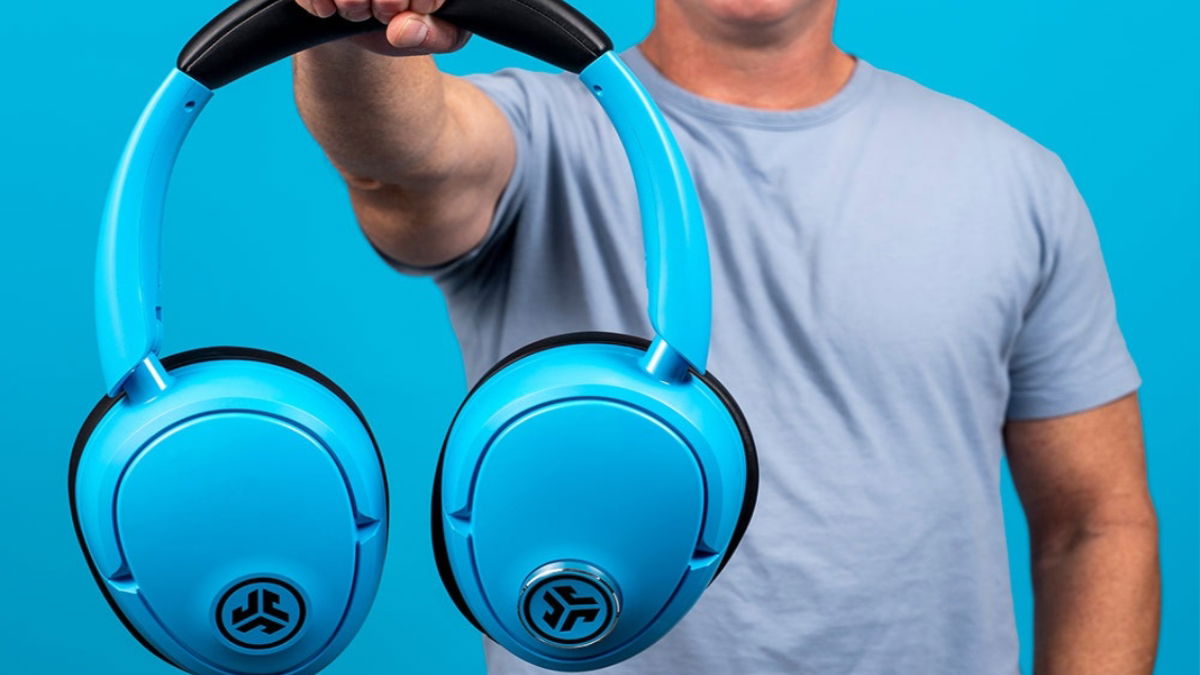 JLab Blue XL: el surrealista altavoz Bluetooth que parece unos auriculares gigantes