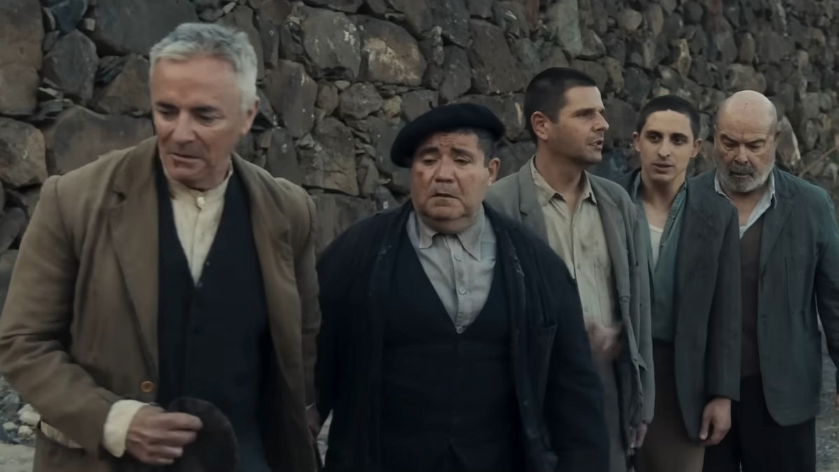 La cena, protagonizada por el reconocido Mario Casas, nos traslada a la España de la posguerra con un toque de comedia y drama