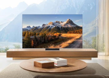 Por muy poquito más de 1000 euros te llevas la TCL C8K de 65 pulgadas: un MiniLED de escándalo