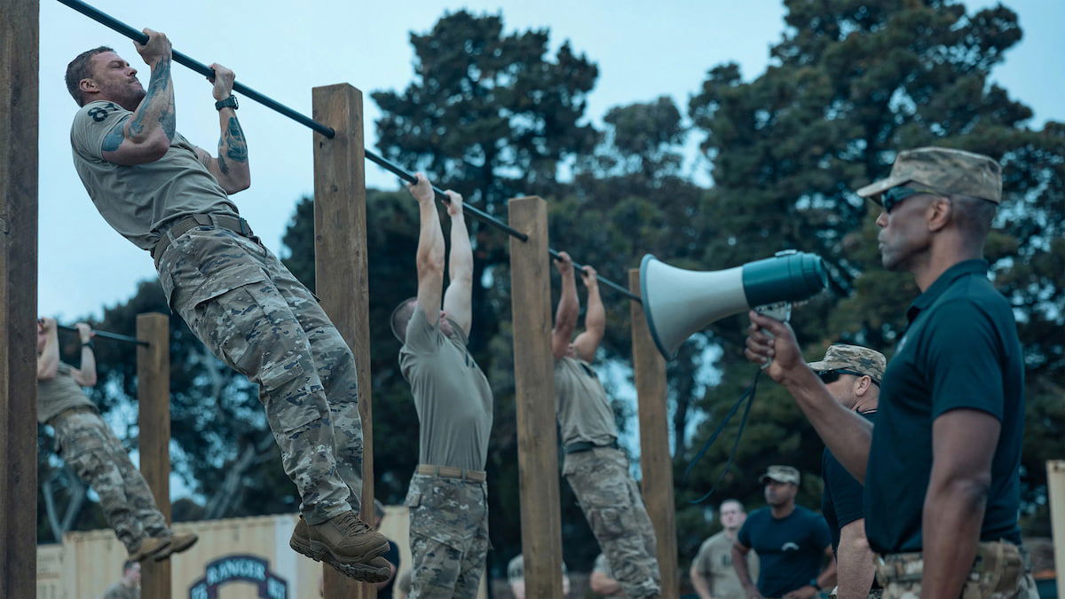 'Máquina de guerra': la película bélica de Alan Ritchson que rompe los esquemas con su giro de ciencia ficción