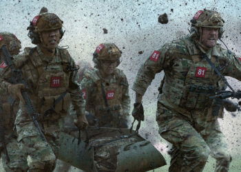 Alan Ritchson ('Reacher') llega a Netflix con 'Máquina de guerra': la cacería bélica que ya comparan con 'Predator'