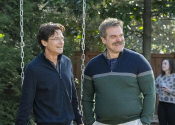 HBO Max lo apuesta todo por un triángulo amoroso entre Jason Bateman, David Harbour y Linda Cardellini