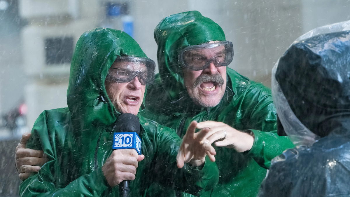 HBO Max lo apuesta todo por un triángulo amoroso entre Jason Bateman, David Harbour y Linda Cardellini