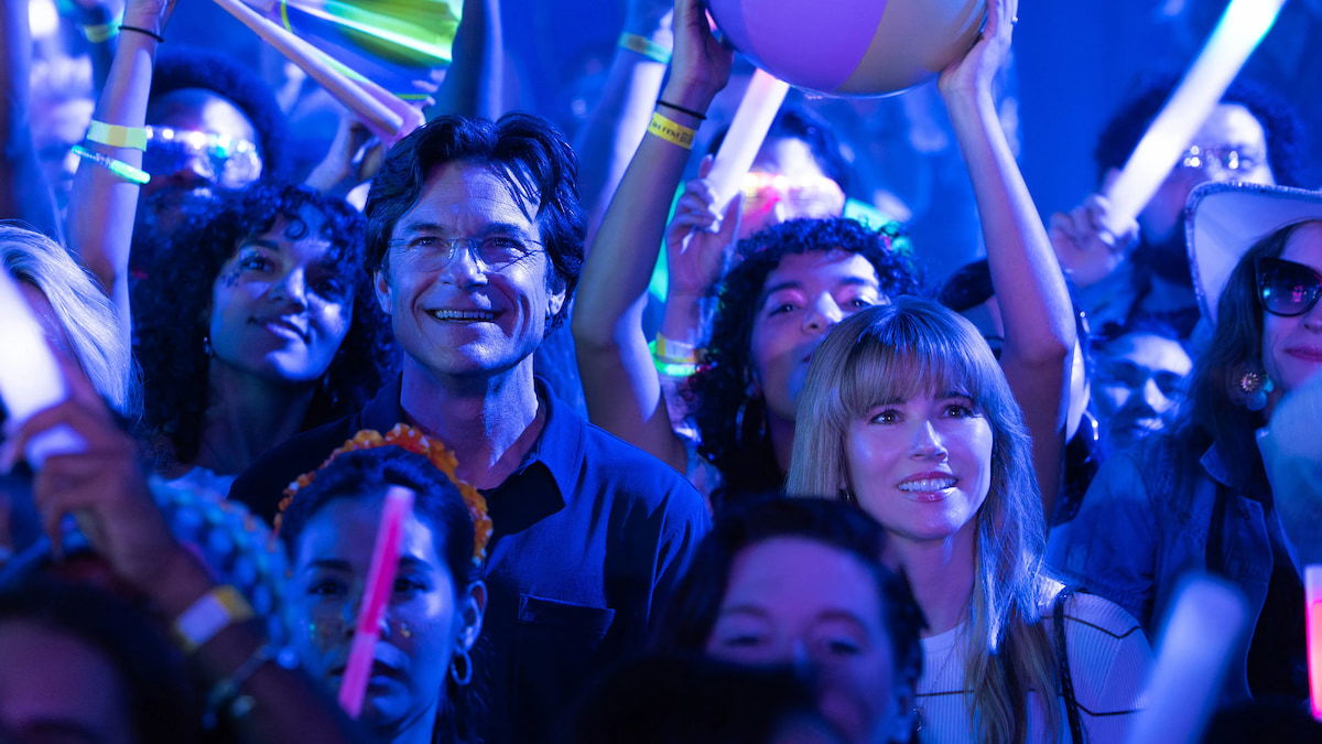 HBO Max lo apuesta todo por un triángulo amoroso entre Jason Bateman, David Harbour y Linda Cardellini