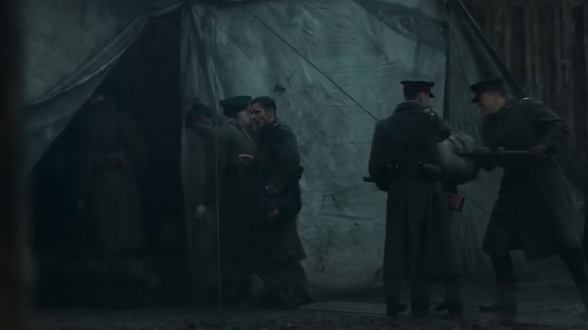 Dos militares en bandos opuestos de la Guerra Civil Española se convierten en aliados improbables en la nueva película de Netflix