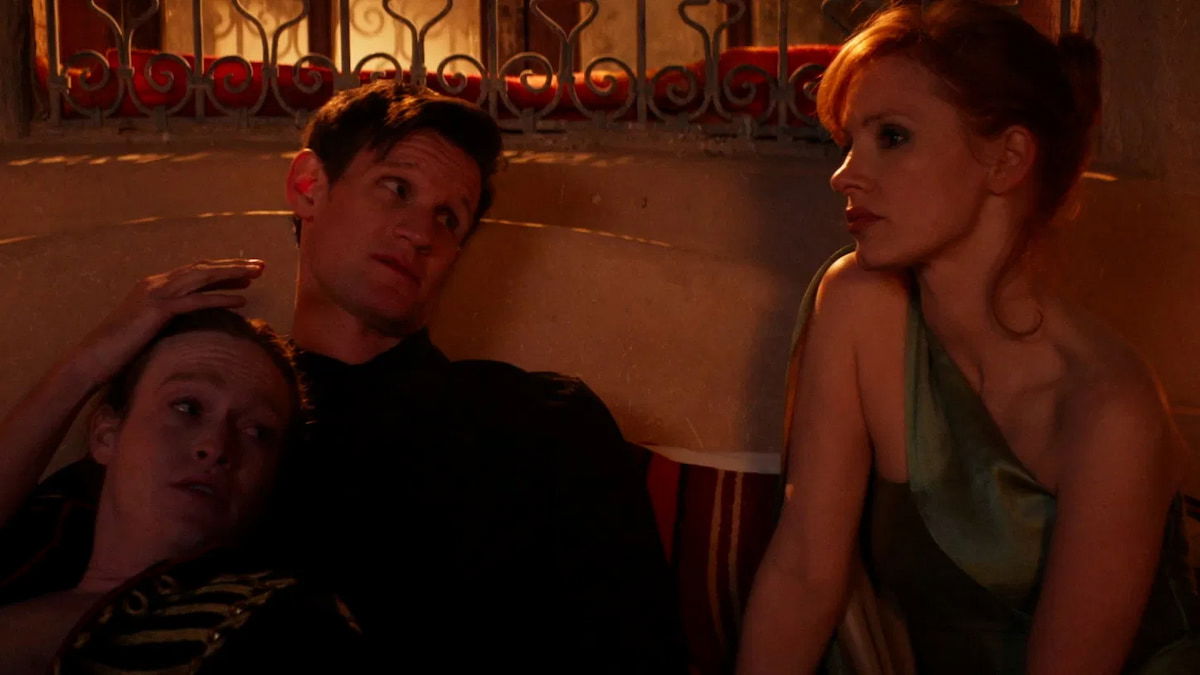 Ralph Fiennes protagoniza el nuevo gran estreno de Netflix que es perfecto para ver este fin de semana