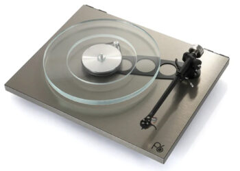 Rega lanza el Planar 6 RS Edition, un nuevo tocadiscos que integra componentes del Planar 8 en el chasis de formato clásico