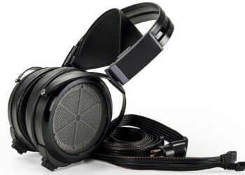 STAX SR-009D: la icónica línea de auriculares electrostáticos se actualiza con un nuevo buque insignia