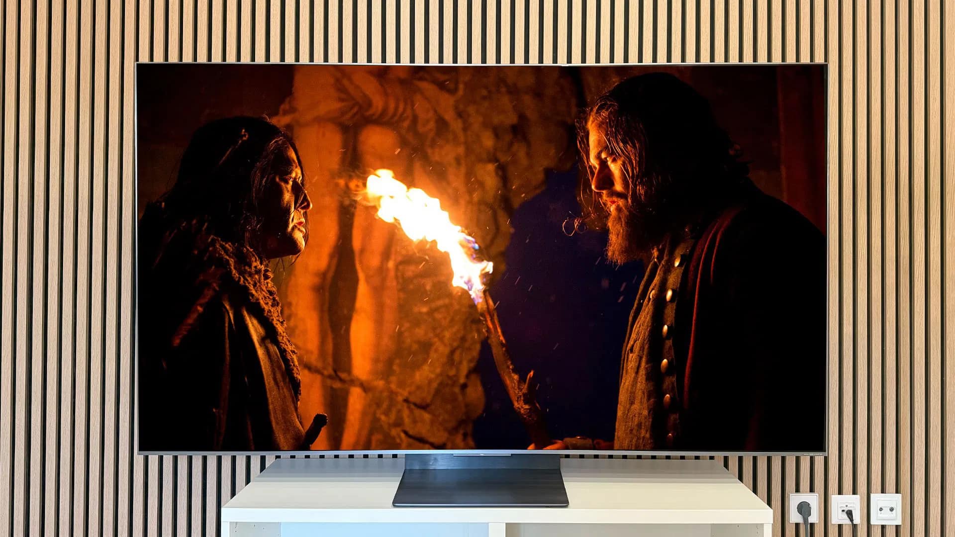 La TCL C8K de 85 pulgadas cae con fuerza y deja un televisorazo a precio de locos