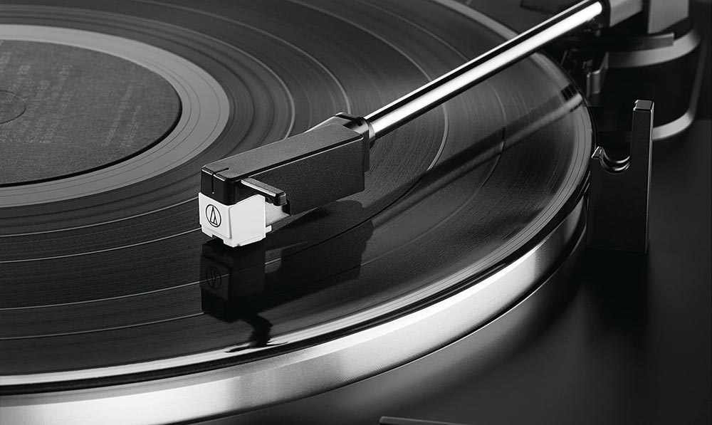 Brazo del Audio-Technica LP60XBK
