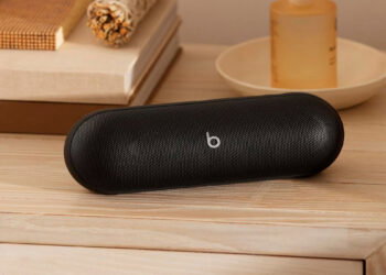 Beats Pill en una mesa