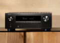 DENON AVC-X3800H en una mesa