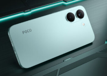 POCO X8 Pro de color verde con fondo