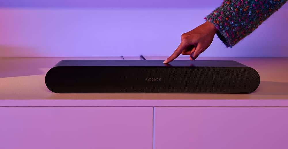 Barra de sonido Sonos Ray en una mesa