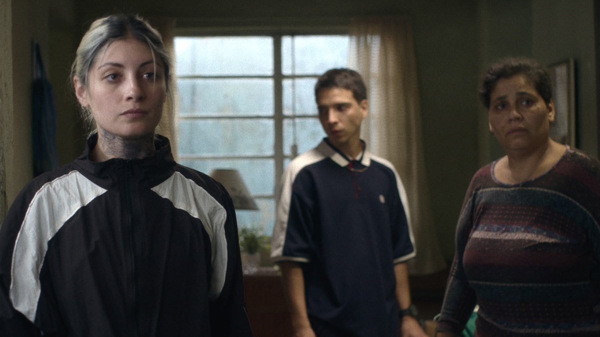 Prime Video apuesta al amor salvaje: trap, romance prohibido y violencia urbana en su nuevo drama juvenil