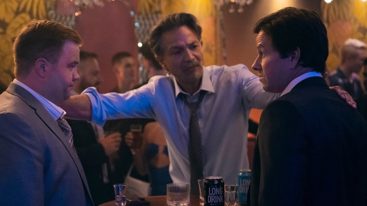 Mark Wahlberg y Paul Walter Hauser arruinan la final del Mundial en su nueva y disparatada comedia para Prime Video