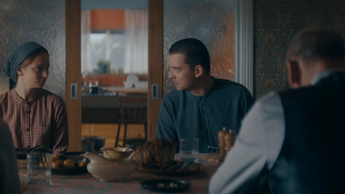 Una secta religiosa o un fugado de la justicia: la difícil decisión que nos presenta la nueva serie de Netflix