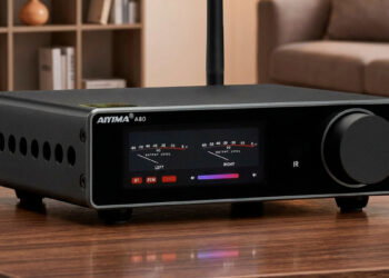 Amplificador AIYIMA A80 en una mesa
