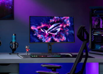 ASUS ROG Strix OLED XG27ACDMS en un escritorio