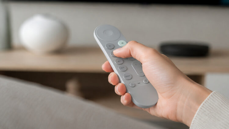 Google TV quiere jubilar el mando de toda la vida: ahora quiere que apuntes a la pantalla y hagas clic
