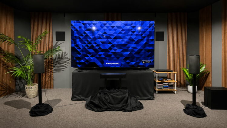 Sony BRAVIA Theatre Trio: probamos en directo el sistema de sonido que quiere acabar con la barra bajo el televisor