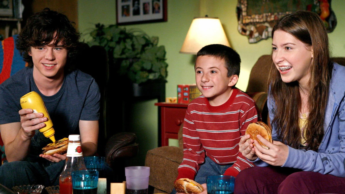 Netflix estrena por sorpresa una de las mejores sitcoms: es una curiosa mezcla de Modern Family y Malcolm in the Middle
