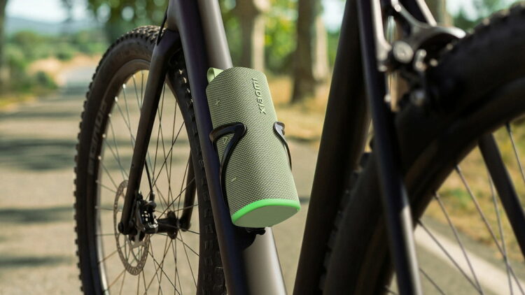 Xiaomi tiene listo el altavoz Bluetooth que muchos van a querer este verano: resistente al agua, ligero y con luces integradas